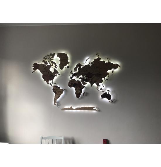 Карта мира из разных пород дерева